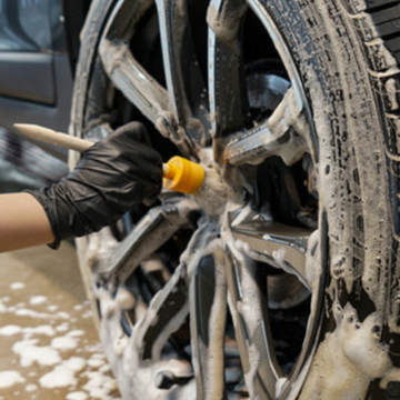 Средство для мытья колес автомобиля Tire Clean от GlossBro