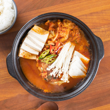 Традиционный корейский котелок для варки и подачи горячих супов и жаркого от Togama